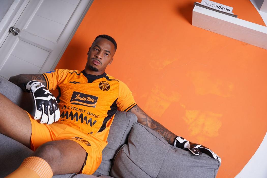 Persija Resmi Rekrut Kiper Asal Brasil, Saingan Berat Andritany