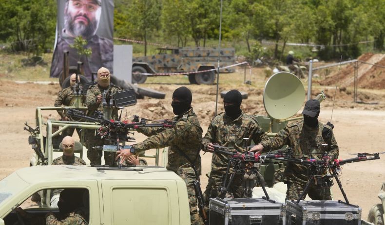 Hizbullah Serang Israel Pakai Ratusan Roket Dan Drone, Klaim Hancurkan ...