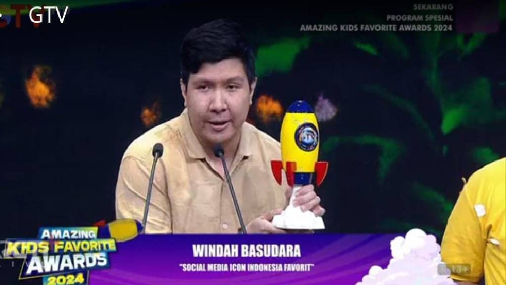 Congrats! Windah Basudara Menang di Amazing Kids Favorite Awards 2024 
