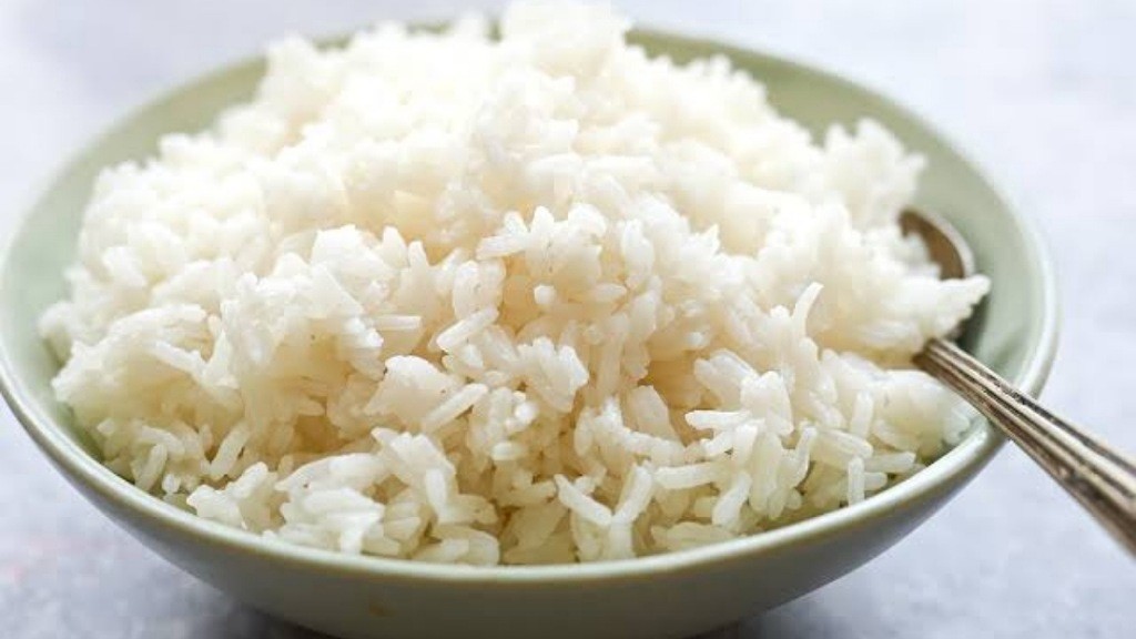 6 Cara Masak Nasi agar Lebih Sehat, Dijamin Enak dan Rendah Kalori  