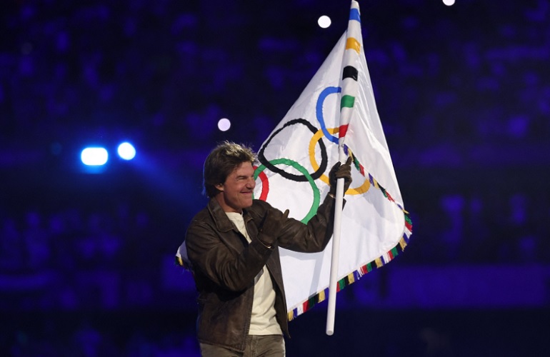Tom Cruise Gemparkan Closing Ceremony Olimpiade Paris 2024, Terjun dari Atap Stade de France