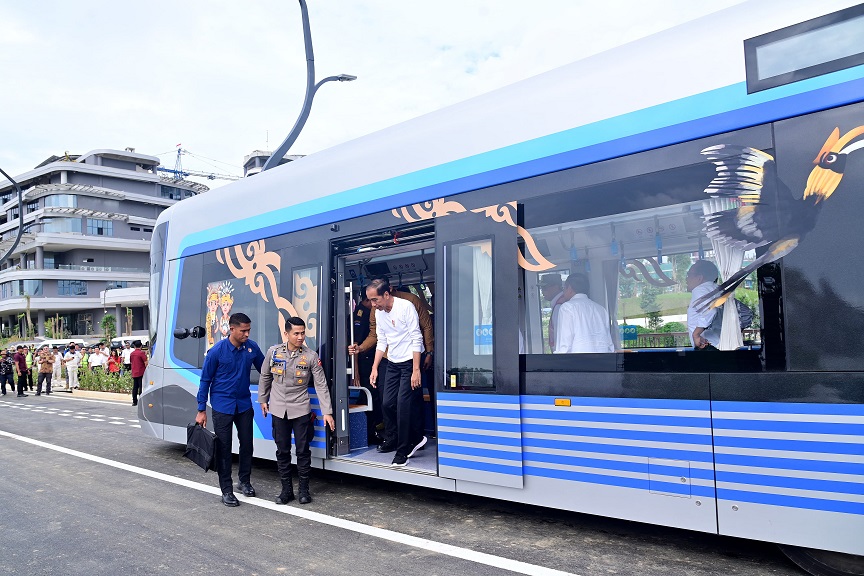 Jokowi Jajal Kereta Tanpa Awak di IKN, Sebut Biaya Pengadaan Lebih Murah dari MRT-LRT