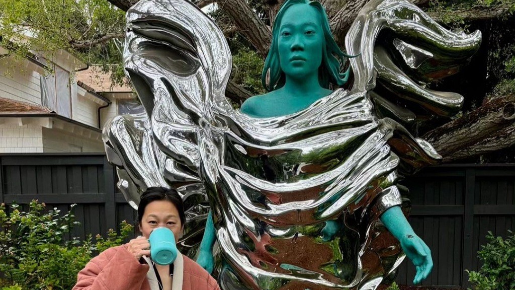 Mark Zuckerberg Bikin Patung Raksasa sang Istri di Halaman Belakang Rumah, Warganet Terkesima