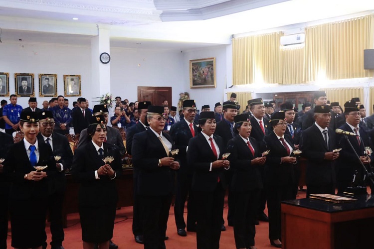 35 Anggota DPRD Jembrana Periode 2024-2029 Resmi Dilantik
