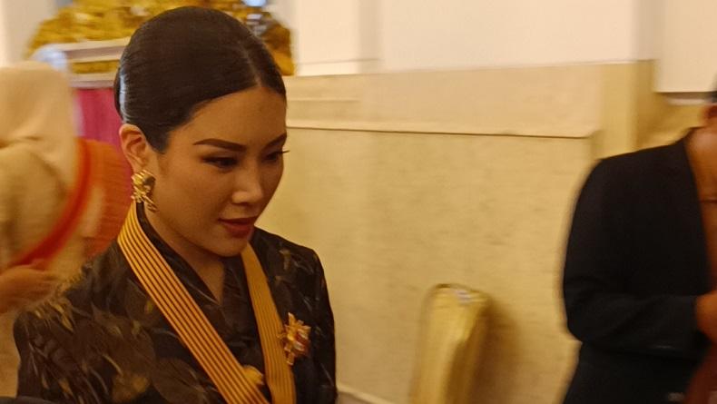 Angela Tanoesoedibjo Tiba di Istana, Bakal Terima Tanda Jasa Kehormatan dari Presiden Jokowi