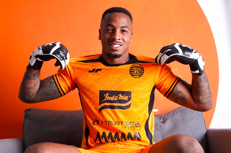 Cepat Adaptasi! Kiper Baru Persija Nyaman dengan Pola Latihan Macan Kemayoran