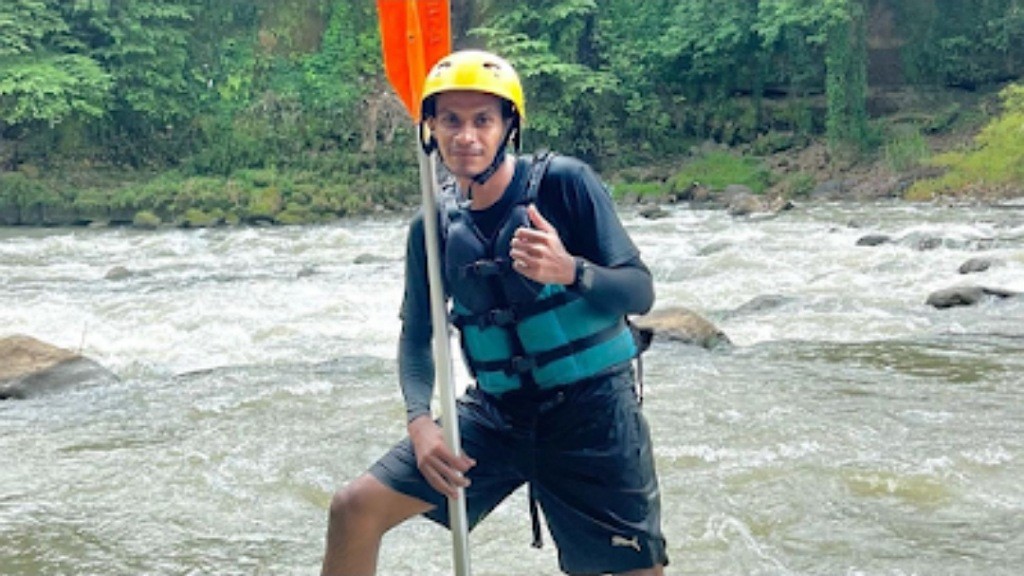 Jatuh dan Tawa di Stadion, Petualangan Seru Syarif Yosee Dalam Konten YouTube 