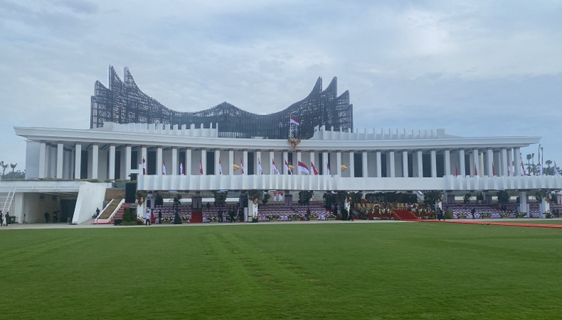 Jokowi Tinjau Persiapan Jelang Upacara HUT RI di IKN, Tamu Undangan Mulai Berdatangan