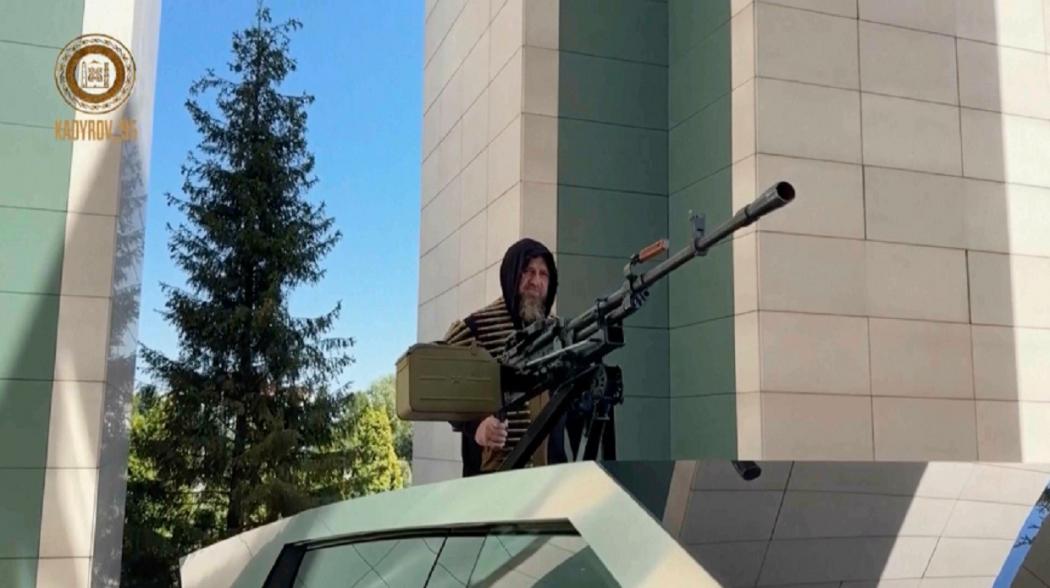 Ramzan Kadyrov Persenjatai Truk Listrik Elon Musk, Siap Kirim ke Medan Perang Ukraina