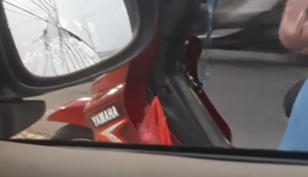 Viral Kaca Spion Pengendara Mobil Ini Pecah Ditabrak Pemotor, Bukan Marah Malah Terima Kasih