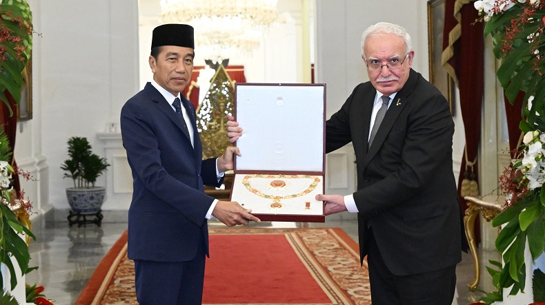 Jokowi Dianugerahi Penghargaan Grand Collar Order of the State of Palestine