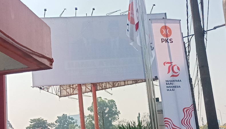 Baliho Anies-Sohibul Imam di DPP PKS Mendadak Hilang jelang Pengumuman Ridwan Kamil-Suswono