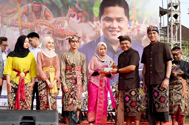 Rayakan HUT RI, Relawan BUMN di Jembrana Gelar Upacara dan Kegiatan Sosial