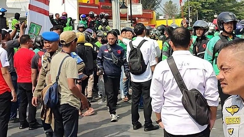 Kronologi Bentrokan Kelompok Ojol dengan Sopir Angkot di Sukabumi, 1 Kendaraan Rusak