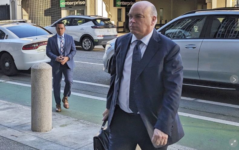 Miliarder Inggris Mike Lynch dan Putrinya Ditemukan Tewas Setelah Yacht Tenggelam di Italia