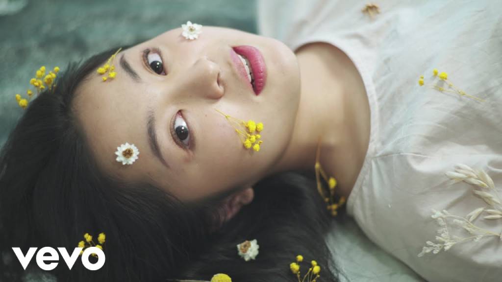 Makna Lagu Apa Mungkin Bernadya: Mengurai Rasa Kehilangan dan Penyesalan