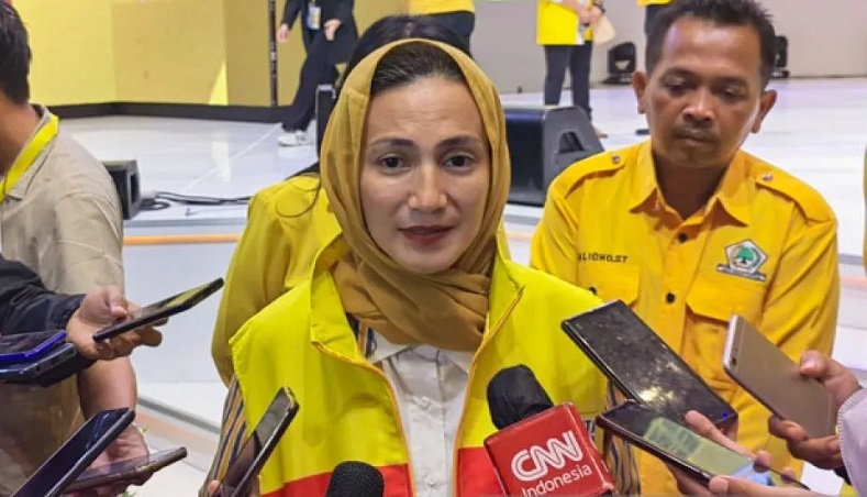 Wanda Hamidah Mundur dari Golkar: Indonesia is Not for Sale!