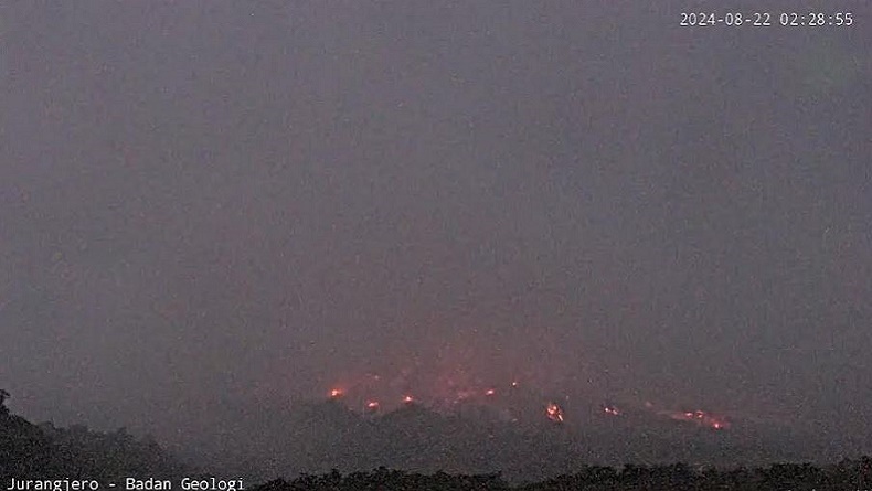 Penampakan Gunung Merapi 2 Kali Erupsi Hari Ini, Luncurkan Lava dan Awan Panas