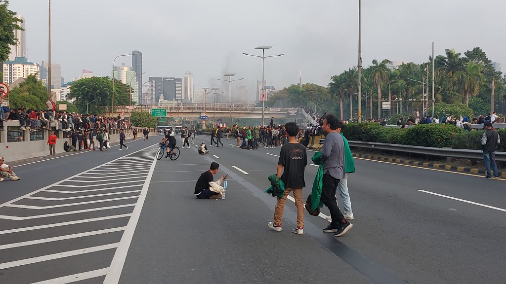 Ada Demo Depan DPR, Jasa Marga Tutup Jalan Tol Dalam Kota Arah Slipi