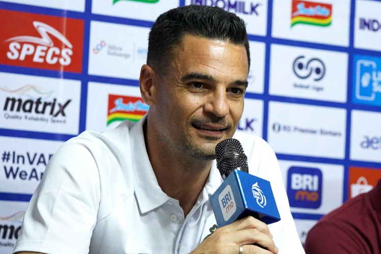 Carlos Pena Minta Persija Terus Main Kandang di JIS: Jangan Pindah-Pindah!
