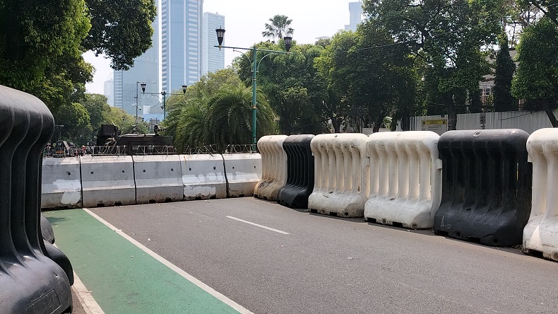 Ada Doa Bersama di Depan Kantor KPU, Jalan Imam Bonjol Ditutup