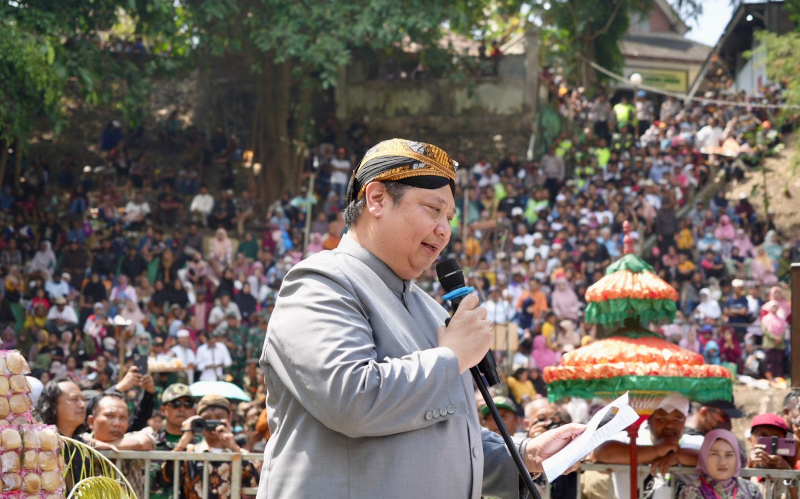 Hadiri Saparan Apem Yaa Qawiyyu, Menko Airlangga Ingatkan Tradisi Hidup Rukun