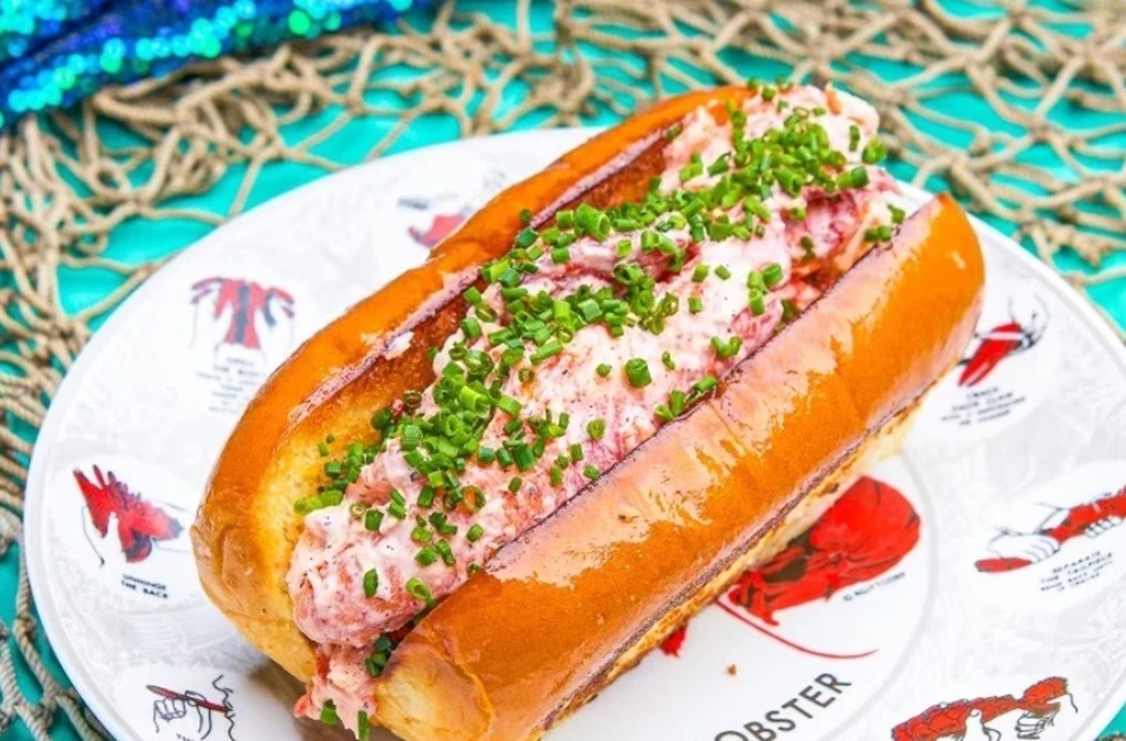 Erina Gudono Pamer Makan Roti Rp400.000 di AS, Netizen Singgung Setara Gaji Guru Honorer