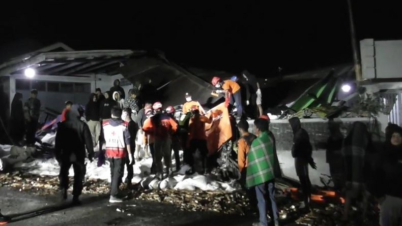 Kecelakaan Beruntun 2 Orang Tewas di Temanggung, Tronton Rem Blong Tabrak 3 Kendaraan