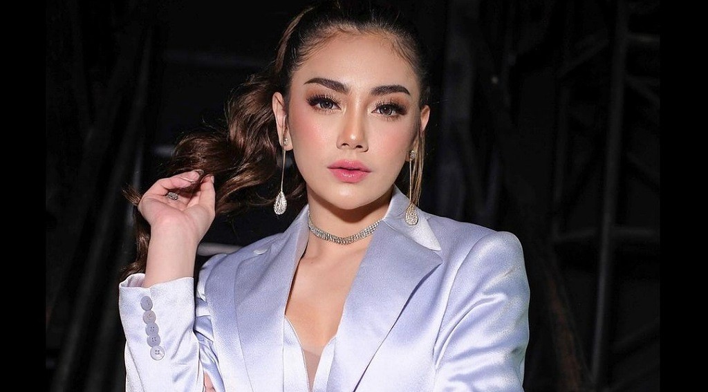 Stefan William Umumkan Punya Anak dari Ria Andrews, Reaksi Celine Evangelista Jadi Sorotan: Sabar Ya Nak