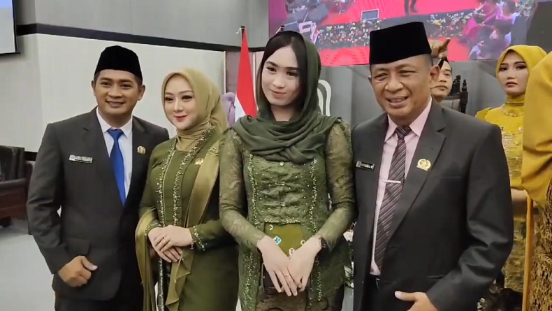 Beda Partai, Satu Keluarga di Blitar Dilantik Jadi Anggota DPRD 