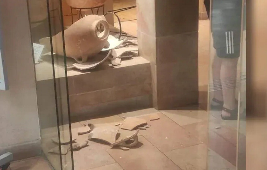 Bocah Balita Pecahkan Guci Berusia 3.500 Tahun, Lihatlah Reaksi Pengelola Museum!