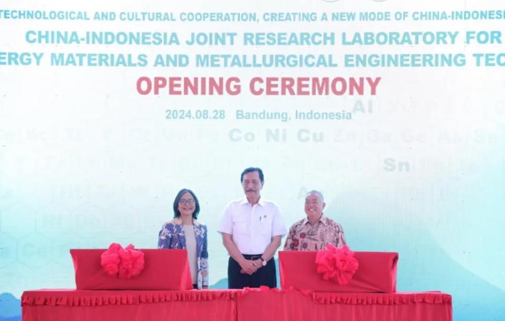 Resmikan Lab RI-Tiongkok, Luhut Minta Lanjutkan Hilirisasi Industri Mineral RI   