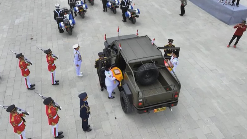 Kirab Pengembalian Bendera Pusaka Dimulai, Rombongan Tinggalkan Istana Negara IKN