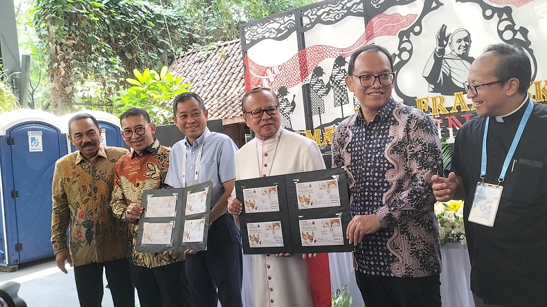 Pemerintah Terbitkan Prangko Paus Fransiskus, Penanda Kunjungan Bersejarah