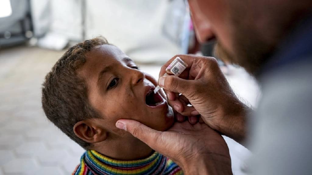 640.000 Anak di Gaza Mulai Divaksin Polio, Israel Hentikan Serangan Sementara