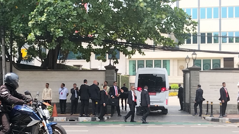 Paus Fransiskus Tiba di Kedubes Vatikan, Jalan Medan Merdeka Timur Kembali Dibuka