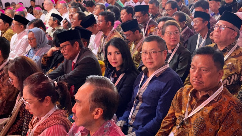 Potret HT dan Liliana Tanoesoedibjo Hadiri Pertemuan Tokoh Agama dengan Paus Fransiskus di Istiqlal