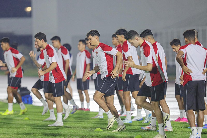 Latihan Perdana Timnas Indonesia di Bahrain Diwarnai Keceriaan, Shin Tae-yong Lakukan Ini