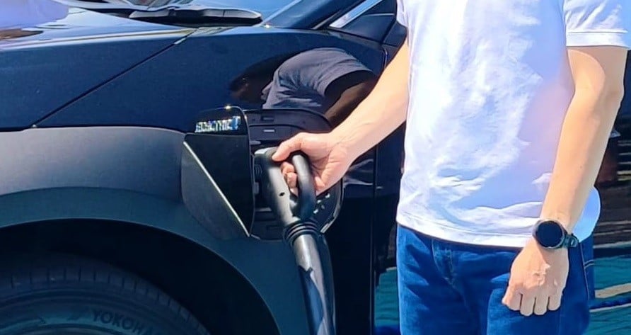 Meresahkan, Kabel Charging Mobil Listrik di Sejumlah SPKLU Dicuri