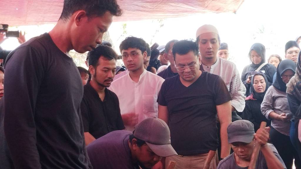 Profil dan Biodata Malik Pratama, Putra Semata Wayang Puput Novel yang Sekolah di Australia