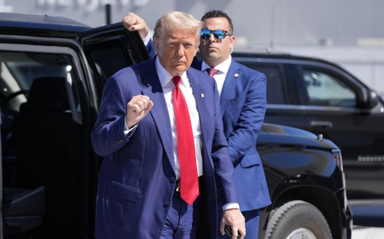 Joe Biden Lega Donald Trump Selamat dalam Penembakan di Florida