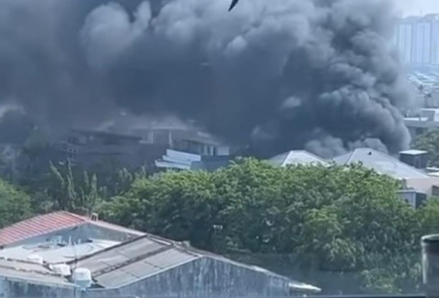 Korsleting Listrik, Bangunan Semipermanen di Sunter Hangus Terbakar