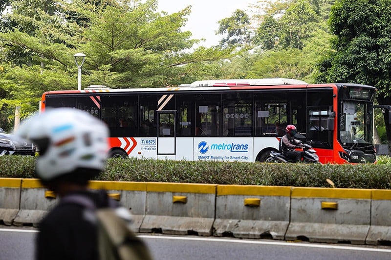Transjakarta Buka Suara usai Viral Penumpang Perempuan Diduga Jadi Korban Pelecehan
