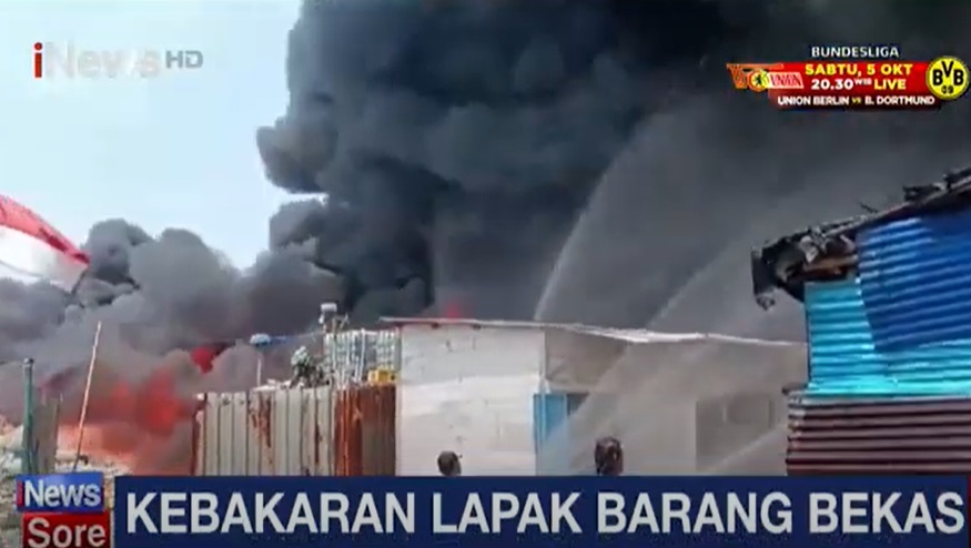Puluhan Lapak Barang Bekas di Kalideres Terbakar, Api Menjalar ke Pemukiman Warga