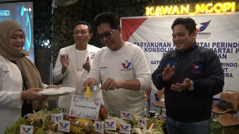 Rayakan HUT ke-10 Tahun, DPW Partai Perindo Sumsel Gelar Syukuran Potong Tumpeng