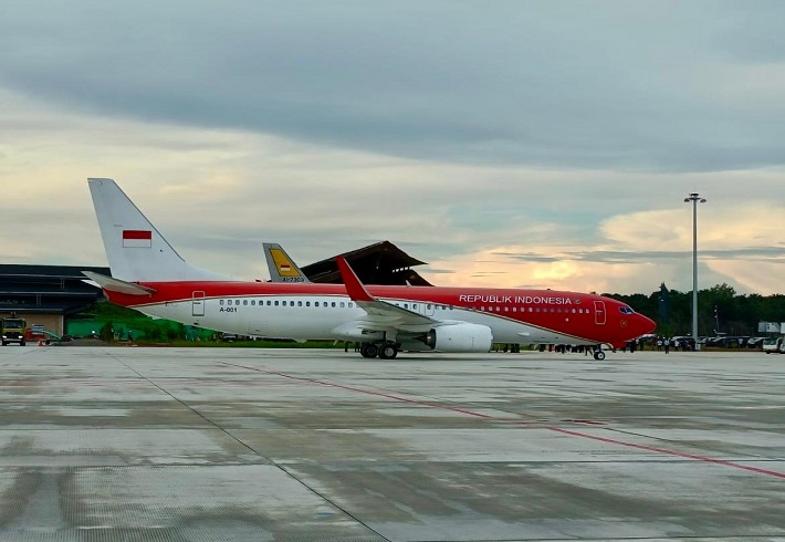 Besok, Jokowi bakal Mendarat di Bandara Nusantara IKN Pakai Pesawat Kepresidenan Boeing