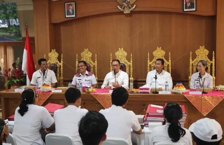 Plt Bupati Badung Hadiri Penilaian Desa Antikorupsi di Desa Punggul Abiansemal