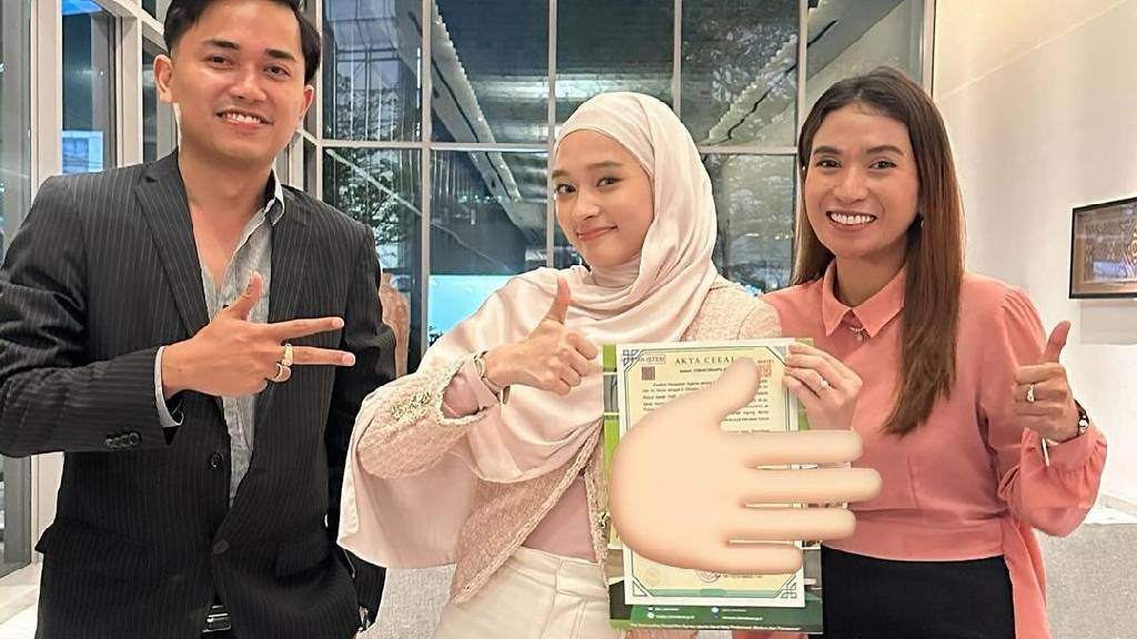 Inara Rusli Mendadak Posting Akta Cerai, Siap Menikah Lagi?