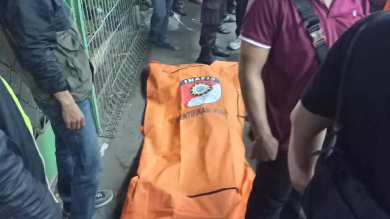 Menyeberang Rel, Penjual Roti Bakar Tewas Tertabrak KRL di Bogor