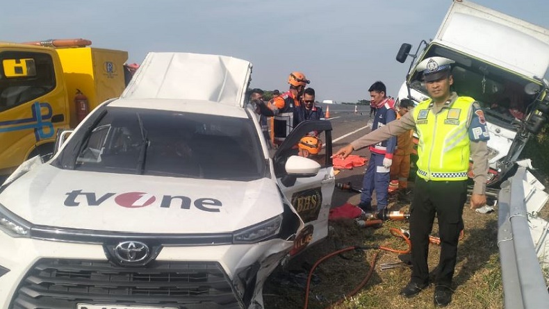 Identitas 5 Korban Kecelakaan Mobil Kru TvOne di Tol Pemalang, 3 Meninggal 2 Luka-Luka